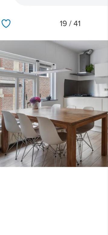 T.E.A.B: Massief houten strakke tafel met 6 MC ITALY stoelen beschikbaar voor biedingen