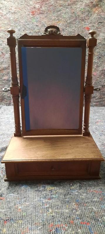 Antieke Kaptafel, 18de/19de eeuw beschikbaar voor biedingen