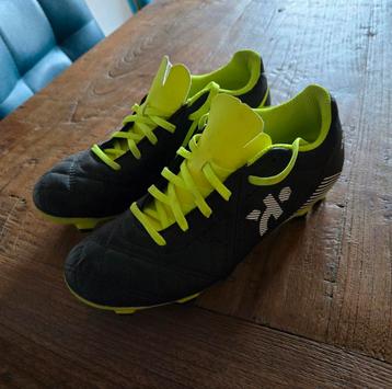 Kipsta voetbal schoen maat 34 NIEUW beschikbaar voor biedingen