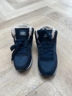 Donkerblauwe suède sneakers met bontvoering, Blauw, Nieuw, Ophalen of Verzenden, Sneakers of Gympen