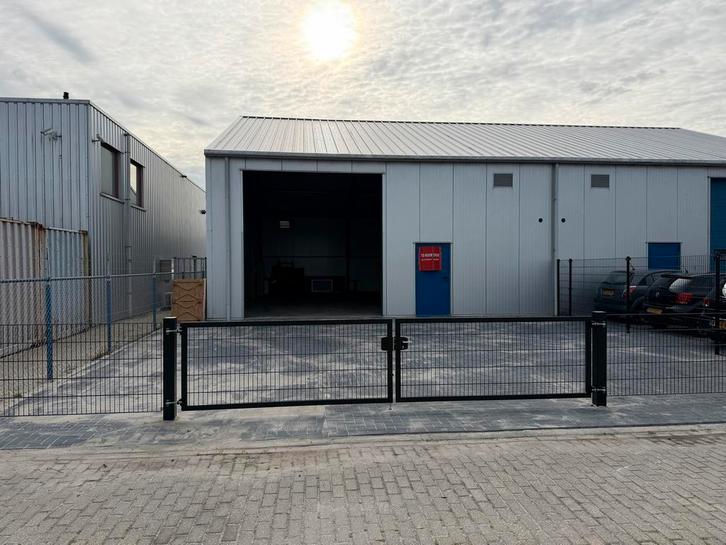Ruime loods te huur! 15x10 , krachtstroom aanwezig, Zakelijke goederen, Bedrijfs Onroerend goed, Opslag of Loods, Huur