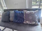 Blauwe sierkussens, Huis en Inrichting, Woonaccessoires | Kussens, Ophalen, Zo goed als nieuw, Blauw, Vierkant