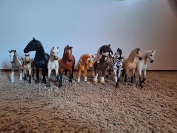 10 Schleich paarden te koop