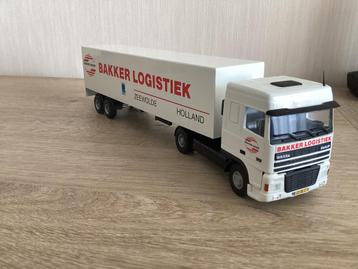 Mooie DAF 95 XF Antenne Kantel cabine Doos Bakker logistiek beschikbaar voor biedingen