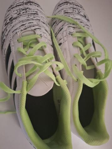  Gymschoenen Adidas maat UK 7,5 (ong. maat 39) beschikbaar voor biedingen