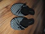 zwart wit slippers maat 39  NIEUW, Zwart, Nieuw, Sandalen of Muiltjes, Ophalen of Verzenden