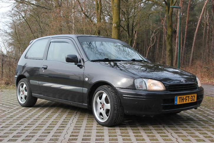 Sportieve Toyota Starlet 1.3 16V 1998 Zwart metalic, Auto's, Toyota, Particulier, Starlet, Benzine, Euro 2, Hatchback, Handgeschakeld