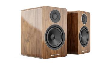 Acoustic Energy: AE1 Actieve Boekenplank 2 stuks - Walnoot beschikbaar voor biedingen