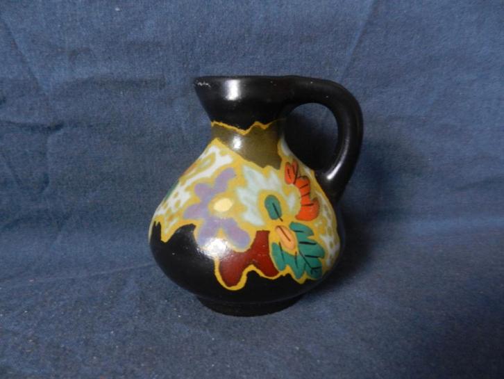 Geoord plateel kannetje Gelria Arnhem decor P.O.? h 8,1 cm, Antiek en Kunst, Antiek | Keramiek en Aardewerk, Ophalen of Verzenden