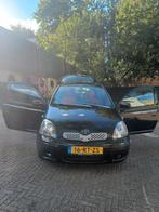 Toyota Yaris 1.3 16V Vvti 3DR Linea Terra 2005 Zwart, Auto's, Voorwielaandrijving, 4 cilinders, 400 kg, Zwart