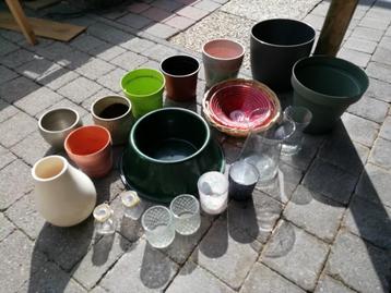 goeie bloemvaasjes en leuke bloem potjes te koop beschikbaar voor biedingen