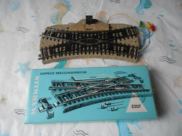 Märklin 5128 en 5207,  kruiswissels  / engelse wissels beschikbaar voor biedingen