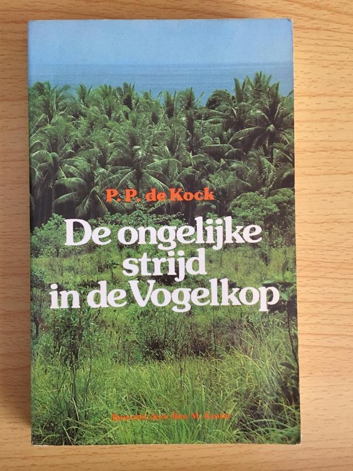 De ongelijke strijd in de Vogelkop, Boeken, Overige Boeken, Zo goed als nieuw, Ophalen of Verzenden