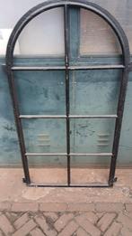 1 stuks gietijzeren stalraam type kerkraam 70 b 113 hg, Antiek en Kunst, Ophalen of Verzenden