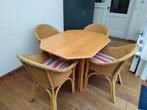 Tafel met 4 rotan stoelen, Drie personen of meer