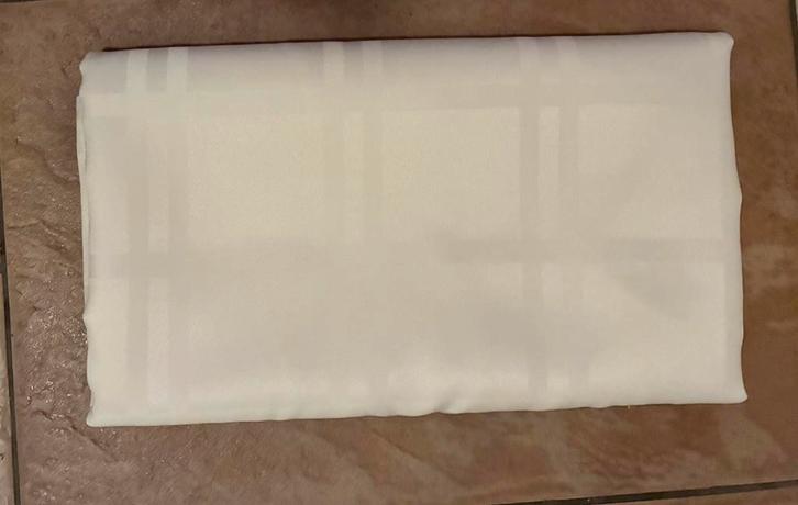 Tafelkleed ( nieuw ), Huis en Inrichting, Tafelkleden, Nieuw, Rechthoek, Ophalen of Verzenden