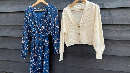 Blauwe schattige jurk en nieuw vest Only S/36, Kleding | Dames, Dames-kledingpakketten, Zo goed als nieuw, Maat 36 (S), Ophalen of Verzenden