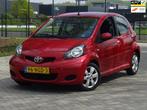 Toyota Aygo 1.0-12V Aspiration Red 5DR NAP/LEER/AIRCO/NW APK, Voorwielaandrijving, Gebruikt, Zwart, 4 stoelen