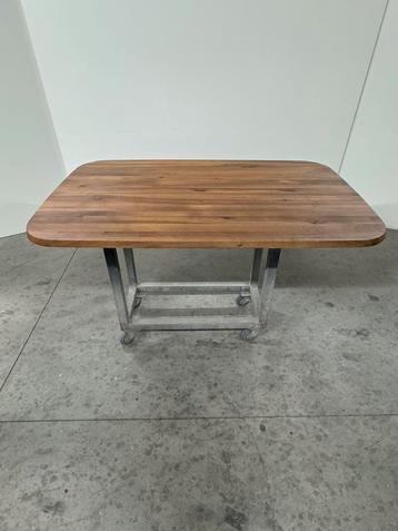Carve bert Plantagie tafel blad  beschikbaar voor biedingen