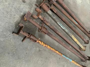 Metalen stempels beschikbaar voor biedingen