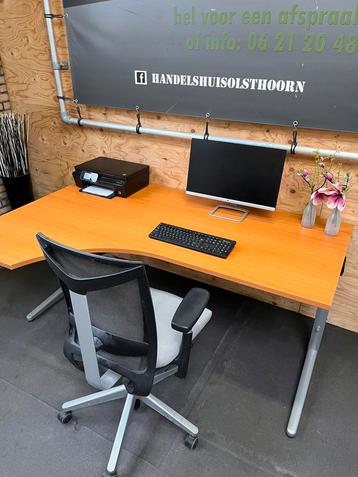 Hoekbureau Ahrend (180 cm) beschikbaar voor biedingen
