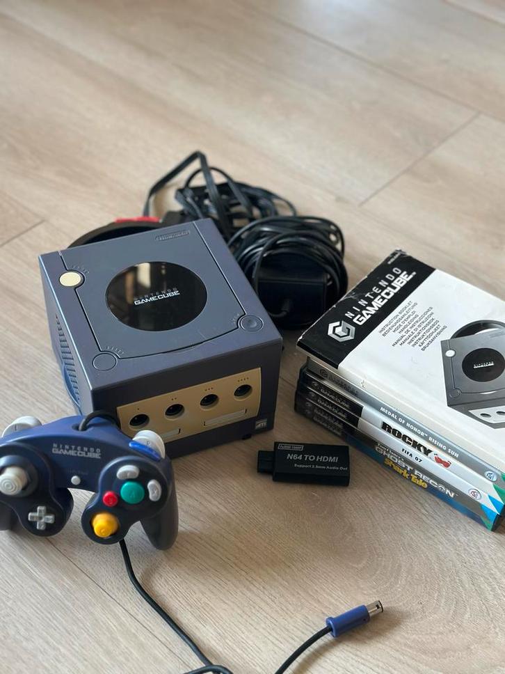 Gamecube compleet met games en toebehoren!, Spelcomputers en Games, Spelcomputers | Nintendo GameCube, Zo goed als nieuw, Paars