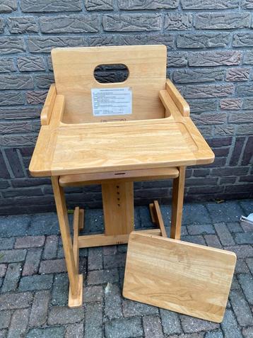 Houten Kinderstoel met Voetenplank beschikbaar voor biedingen
