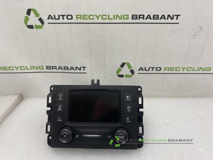 Radio van een Jeep Renegade, Auto-onderdelen, Elektronica en Kabels, Gebruikt, 3 maanden garantie, Ophalen of Verzenden