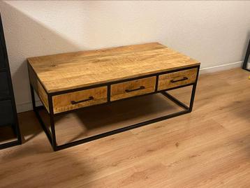 Salontafel/Tv meubel mango hout beschikbaar voor biedingen