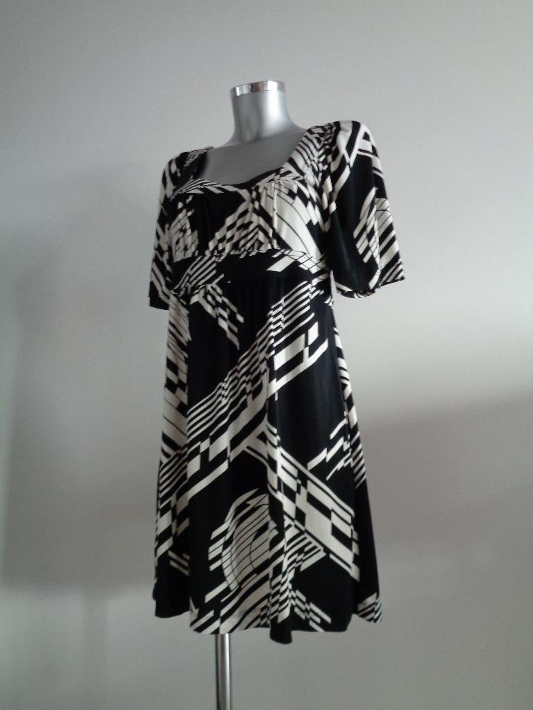 BCBG Maxazria designer jurk maat small origineel, Kleding | Dames, Jurken, Zwart, Ophalen of Verzenden, Knielengte, Gedragen