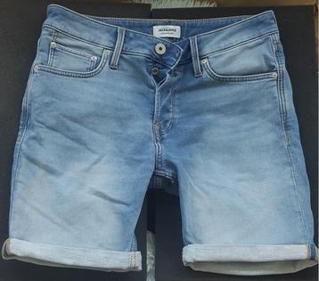 Jack & Jones korte broek maat M – zo goed als nieuw beschikbaar voor biedingen