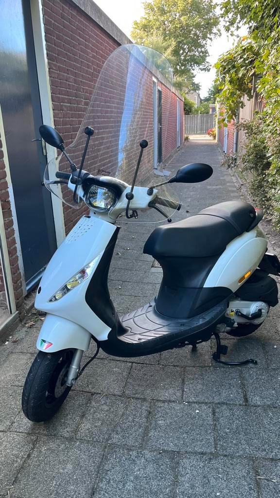 Piaggio zip Snor ORIGINEEL!!, Fietsen en Brommers, Scooters | Piaggio, Gebruikt, Zip, Maximaal 25 km/u, Benzine, Ophalen