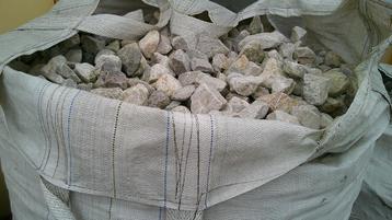 Grind, sierstenen, korfvullingen, decoratie stenen. tuinpadv beschikbaar voor biedingen