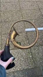 Antieke autohoorn, Ophalen