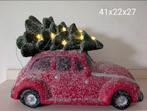 Grote rode auto met kerstboom met lichtjes kerst decoratie, Hobby en Vrije tijd, Modelauto's | 1:43, Ophalen of Verzenden, Zo goed als nieuw