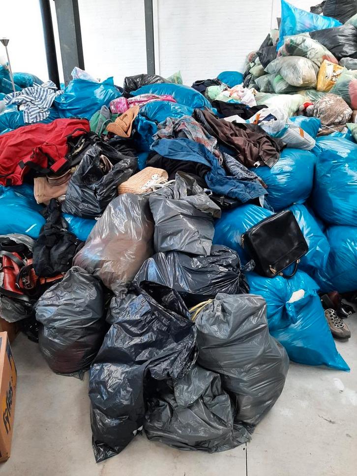 Grote partij ongesorteerde kleding, Kleding | Dames, Dames-kledingpakketten, Ophalen of Verzenden