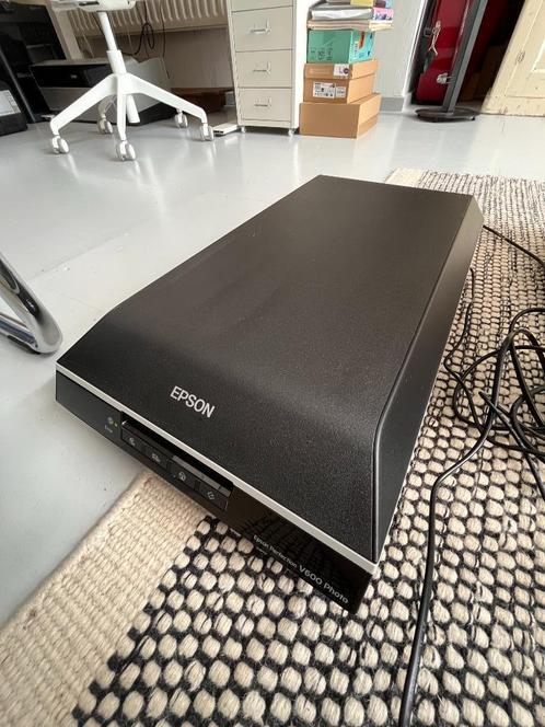 Epson V600 (ter reparatie), Computers en Software, Scanners, Gebruikt, Flatbedscanner, MacOS, Windows, Ophalen of Verzenden