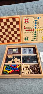 Schaken, damen, mens er je niet, pokeren etc bordspellen set, Hobby en Vrije tijd, Gezelschapsspellen | Bordspellen, Een of twee spelers