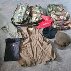 Diverse tassen, legerpet, baret, binnenjas etc, Verzamelen, Militaria | Algemeen, Ophalen of Verzenden, Landmacht, Nederland