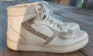 **Zgan witte halfhoge lederen MARUTI sneakers in maat 41** beschikbaar voor biedingen