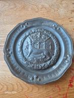 Tinnen bord met hond en kroon, Ophalen of Verzenden