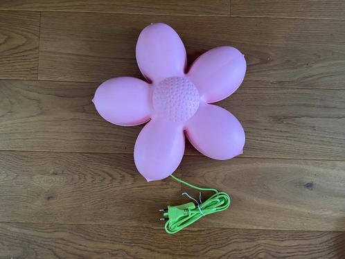 Bloem wandlamp in goede staat, Huis en Inrichting, Lampen | Wandlampen, Zo goed als nieuw, Kunststof, Ophalen of Verzenden