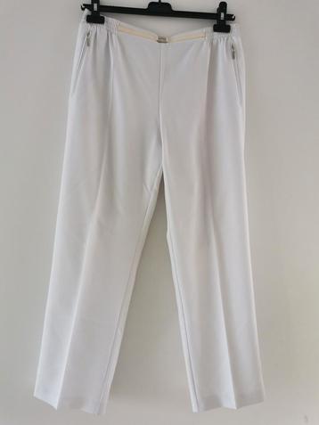 C&A broek mt. 42 beschikbaar voor biedingen