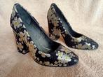 Z.G.A. NIEUW Pumps zwart-zilver bloemmotief maat 38, Ophalen, Pumps, Zwart, Zo goed als nieuw