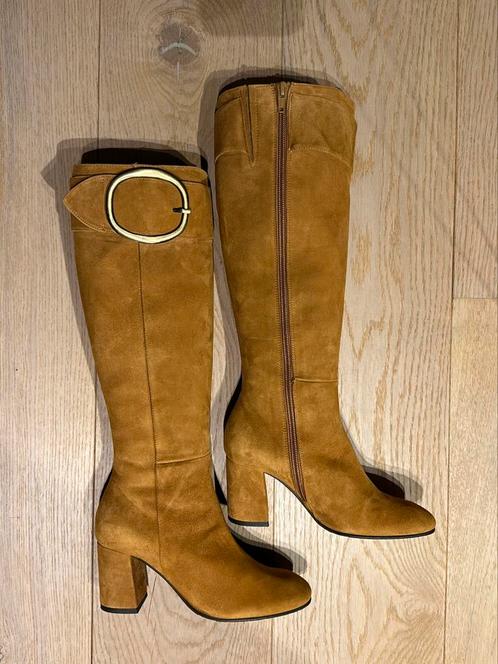Cognac suède laarzen met gesp van Stravers, maat 34 - NIEUW, Kleding | Dames, Schoenen, Nieuw, Hoge laarzen, Bruin, Ophalen of Verzenden