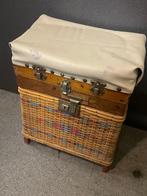 Visserskrukje van riet met 3 vakken (en inhoud), Watersport en Boten, Hengelsport | Algemeen, Ophalen of Verzenden, Gebruikt, Koffer of Tas
