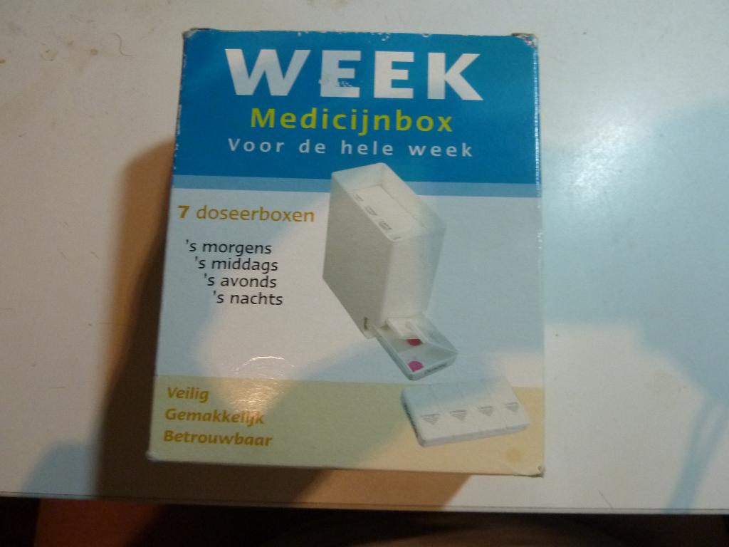 Medicijn week box 7 dagen 4 vaks dosette, Diversen, Verpleegmiddelen, Ophalen of Verzenden, Zo goed als nieuw