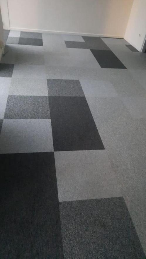 Tapijttegels 220m2 met diverse tinten grijs, Huis en Inrichting, Stoffering | Vloerbedekking, Gebruikt, Tapijttegels, Grijs, Overige kleuren