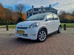 Daihatsu Sirion 1.3 2007 Wit, Auto's, Daihatsu, Voorwielaandrijving, 4 cilinders, Wit, Bedrijf