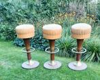 Set van 3 brutalist vintage barkrukken messing teak leder, Huis en Inrichting, Barkrukken, Met voetsteun, 60 tot 90 cm, Ophalen of Verzenden